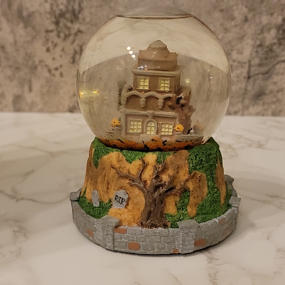 Starbucks Halloween Haunted House Snow globe SUPER RARE - Picture 6 of 12